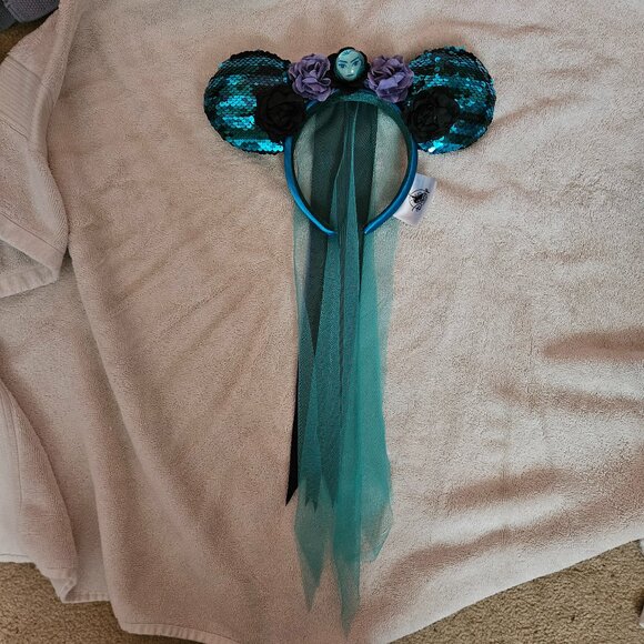 Minnie Mouse Main Attraction Haunted Mansion Minnie Ears - Picture 2 of 4